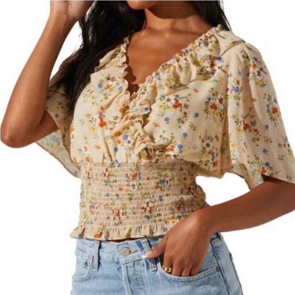 ASTR Floral Crop Top 🌼